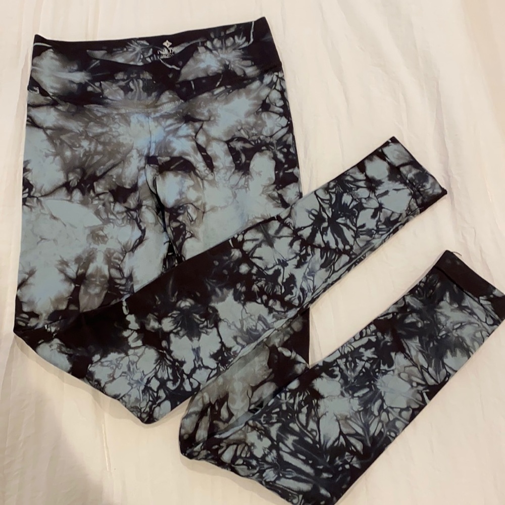 NUX tie dye leggings